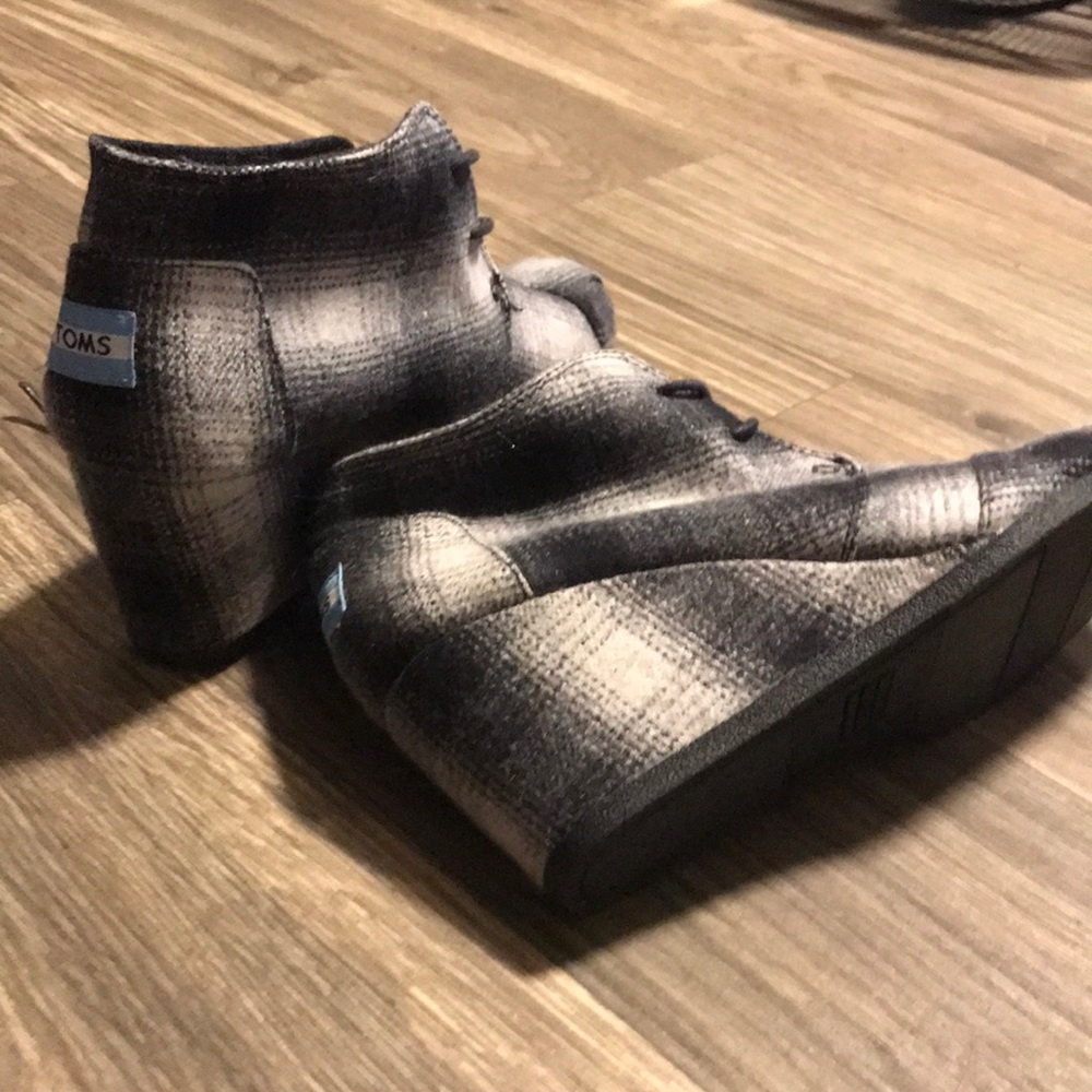Toms Ankles Boots Size 9:1/2